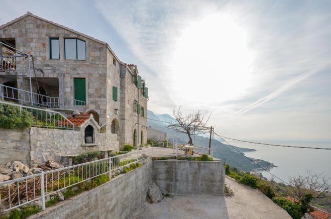 Apartments With A Parking Space Brela, Makarska - 11552 Eksteriør billede