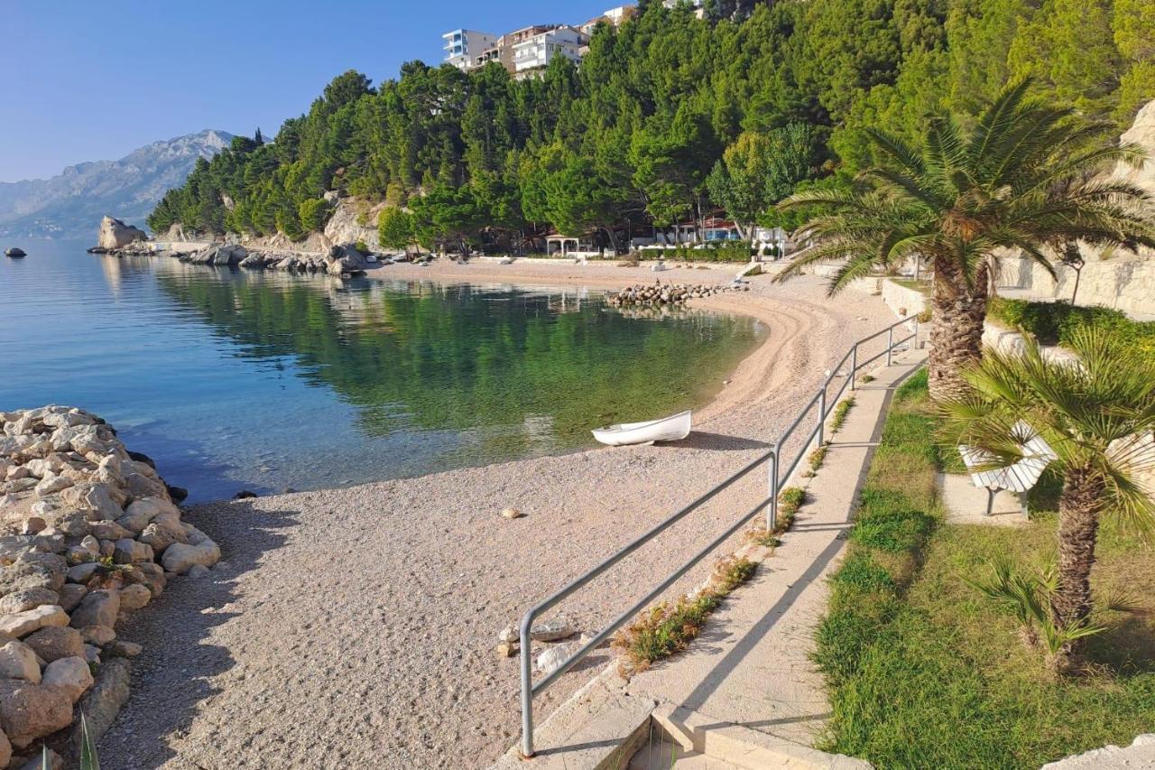 Apartments With A Parking Space Brela, Makarska - 11552 Eksteriør billede